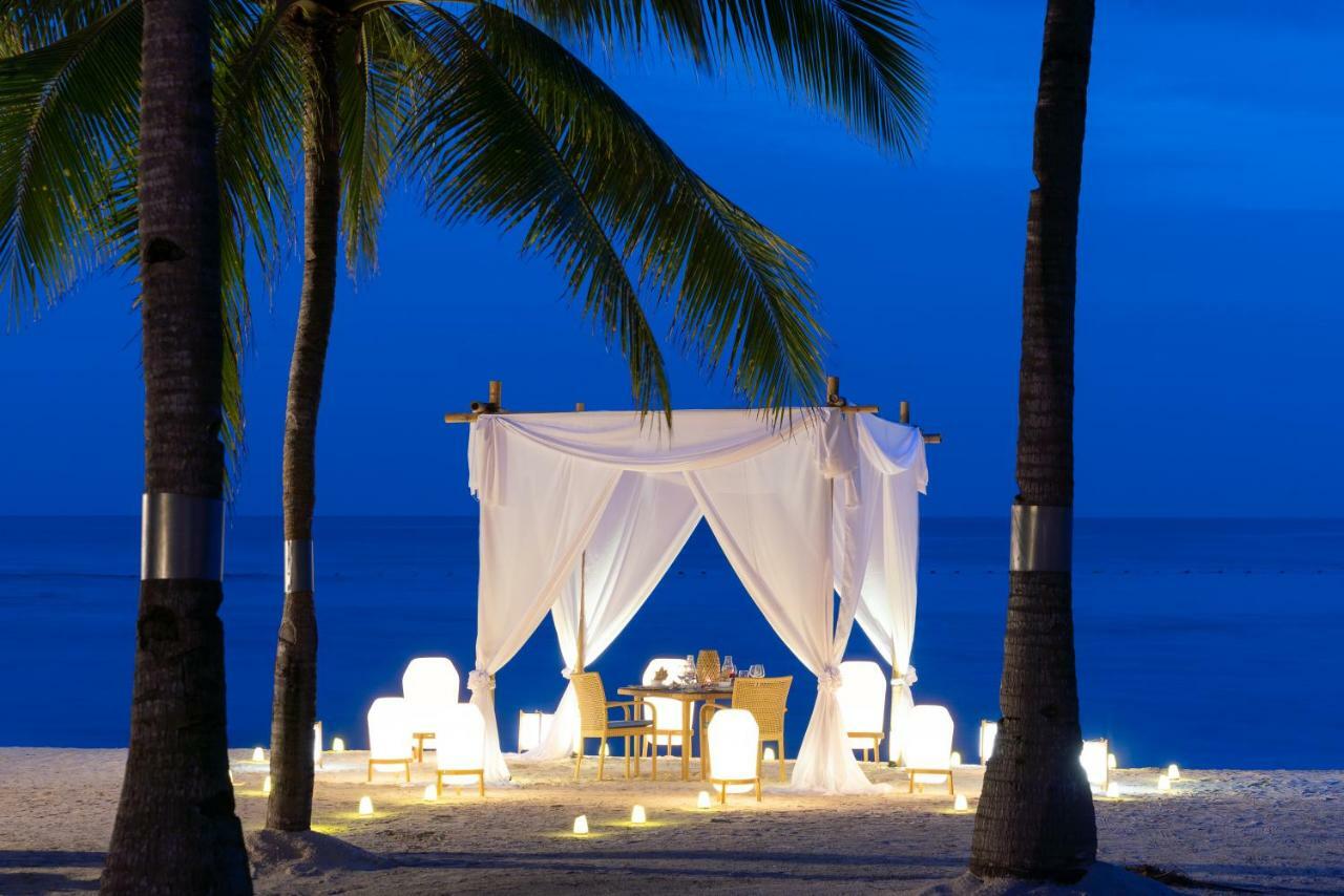 Oceanica Resort Panglao, Bohol Dış mekan fotoğraf A beachside dining experience at the resort