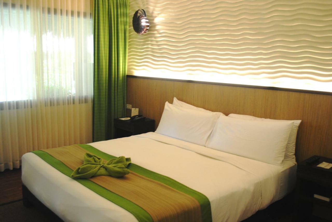 Oceanica Resort Panglao, Bohol Dış mekan fotoğraf A room at the hotel