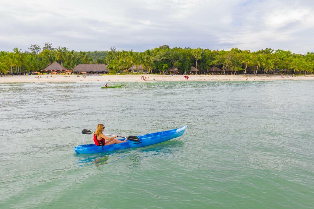 Oceanica Resort Panglao, Bohol Dış mekan fotoğraf Kayaking at the beach